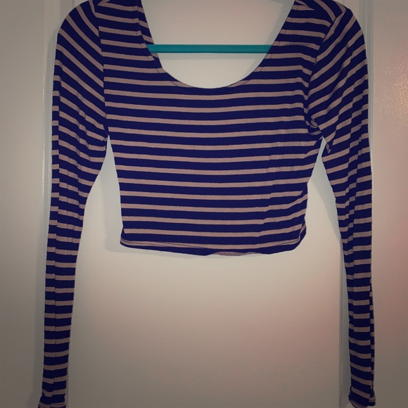 Crop top with a super cute back